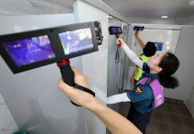 개장 앞둔 해수욕장 화장실 몰카 점검