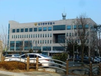 버스 기사에게 욕설·폭행한 뒤 버스 안에 대변⋯50대 남성 체포