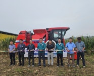 예천군 ‘자주식 옥수수 베일러 시연회’