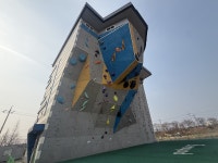 ‘2년 중단’ 19억짜리 포항 국제클라이밍센터, 24일 임시 개장