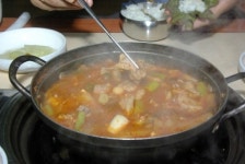 사천 쌈 싸먹는 김치찌개 맛은?