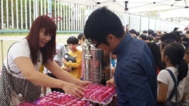 창원 장천초교 알뜰시장 열어