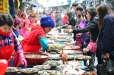 설 앞둔 마산어시장 펄떡