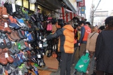 마산어시장 노점 단속 현장 따라가보니…