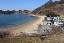 비단 같은 모래사장에서 맨발로 걸어볼까