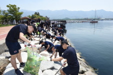 해군교육사령부 창원 속천해안 환경정화