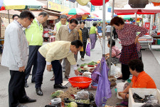 차정섭 함안군수, 추석맞이 민생현장 살피기 나서
