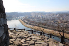 [그 장소 그 후]진주 망진산 봉수대