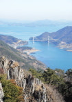 점점이 떠 있는 바다의 산