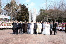 김해연지공원 파리장서비제막