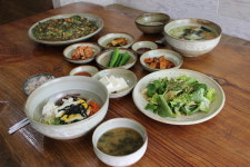 날마다 손수 보는 장…창원 성산구 솔바람 차 향기