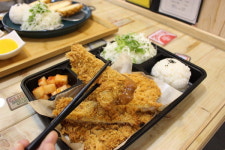 [경남 맛집]돈맥의 조화, 치맥과 피맥 넘다…창원 돈까스싸롱