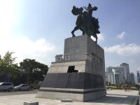 최윤덕 동상 난간석 부실시공 의혹