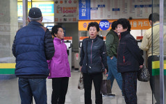 경남지역 버스파업으로 시외터미널 승객 당황