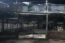 산청 한 염소 농장축사서 화재…1억 2000만 원 피해