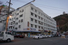 창원 활황기 흔적 간직한 40년 넘는 아파트 살펴보니