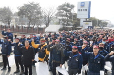 창원시-노동계 간담회 성사…지엠 비정규직 사태 실마리