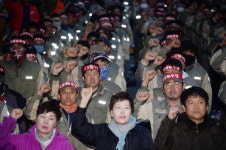 사측·산은, STX조선 노조 자구계획안 수용하라