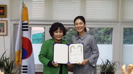 바이올리니스트 이경선 모교에 발전기금