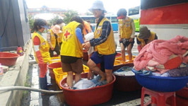 적십자 창원의창지구협의회 이불빨래 봉사