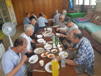 통영 무전동새마을부녀회 어르신 점심 대접