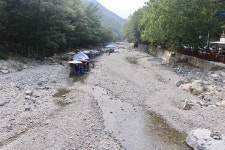 피서 명소 양산 내원사 계곡 갑자기 물이 다 말라버렸다?