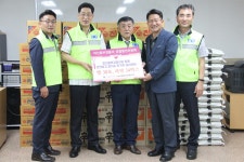 마산동부서, 내서종합사회복지관 찾아 생필품 전달