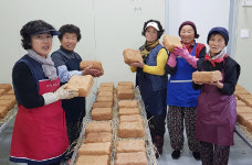 의령 수암마을 어르신들 손수 만든 전통된장 맛 엄지 척