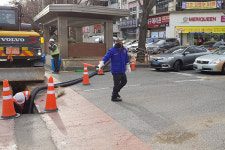 창원 중앙대로 횡단보도 설치공사로 차량 정체