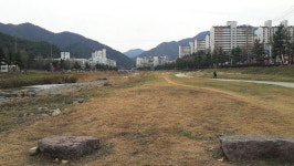 창원 내서읍 광려천 산책길 공중화장실 없어 주민 불편