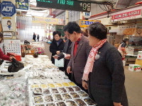 창원시의회 경제복지위 전통시장 방문