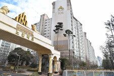 [경남을 기록하다] (64) 반송아파트