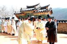 의령 덕곡서원, 퇴계이황 덕행 기리는 춘향제례 봉행