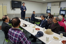 이찬호 창원시의회 의장 반지경로당 방문