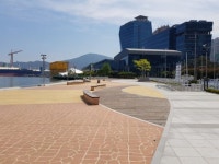 거제 옥포항·오션플라자 친수 시설 간 연결 공사 완료