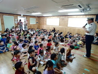 횡단보도 건널 땐 손 들기