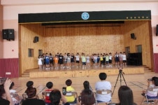 반성초, Alice in Wonderland 공연을 해요.