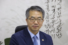 42년 된 시민 배움터, 명사들 서로 찾는 곳