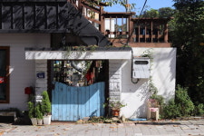 아늑한 예스러움 수더분한 새로움 맞닿은 모퉁이