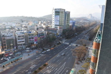 막힘없이 달린다 지상 지하철