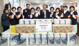 거제 사등면 한마음풍물단, 경로당 물품 기부