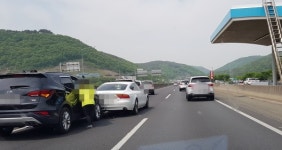 남해고속도로 순천·진주 방향 산인요금소에서 사고