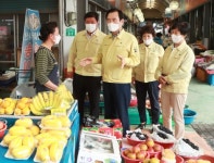 서춘수 함양군수 전통시장 상인 격려