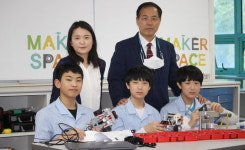 좁아지면 알림음…기발한 초음파 거리 두기