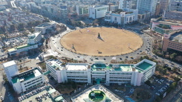 창원 특색에 맞는 자율적 도시개발 추진