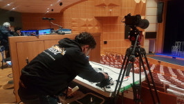 비대면으로 차분하게 연극으로 치열하게