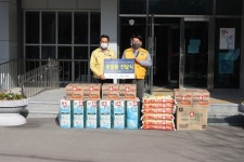 삼강엠앤티·삼강에스앤씨 띠앗봉사단 생필품 전달