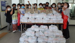 사천시자원봉사센터 홀몸노인에 먹거리 전달