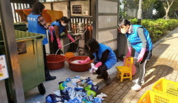 김해 한 아파트 단지 아이스팩 재활용 눈길