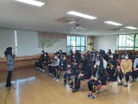 거제고현중, 이희영 작가와 만남